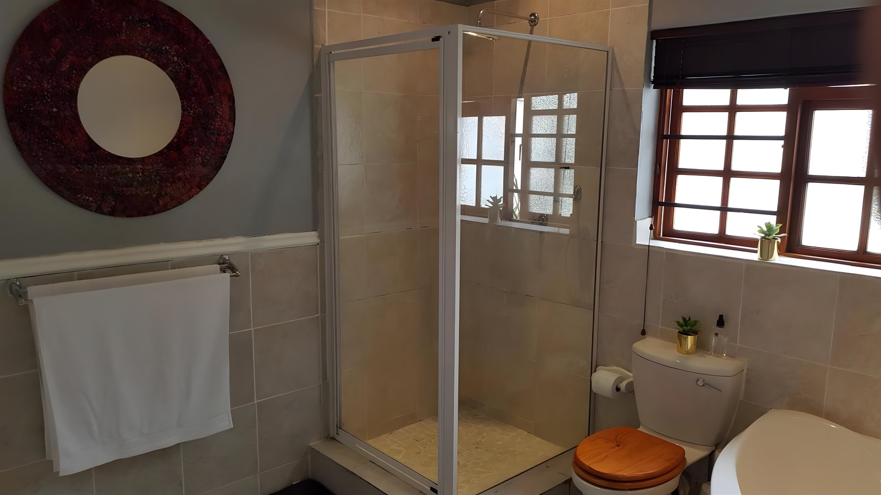 A modern private bathroom at Walmer Heights