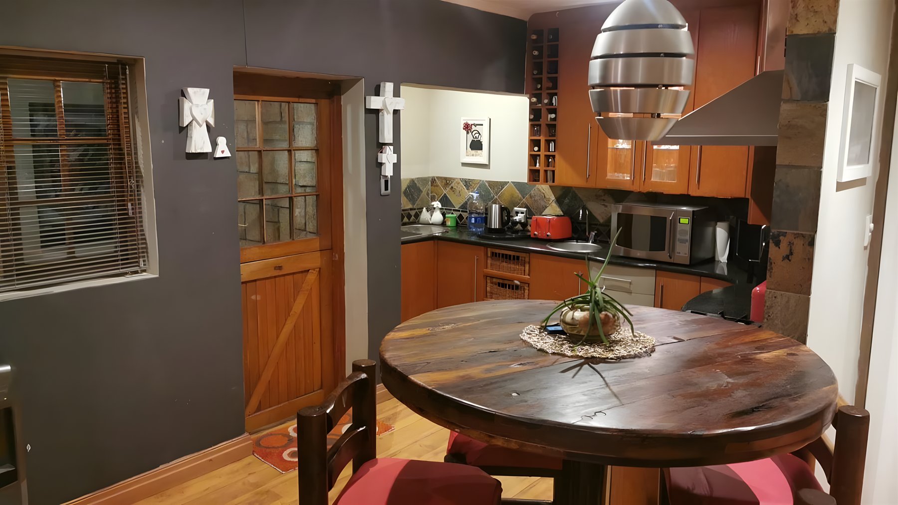 The kitchen and dining nook at Walmer Heights